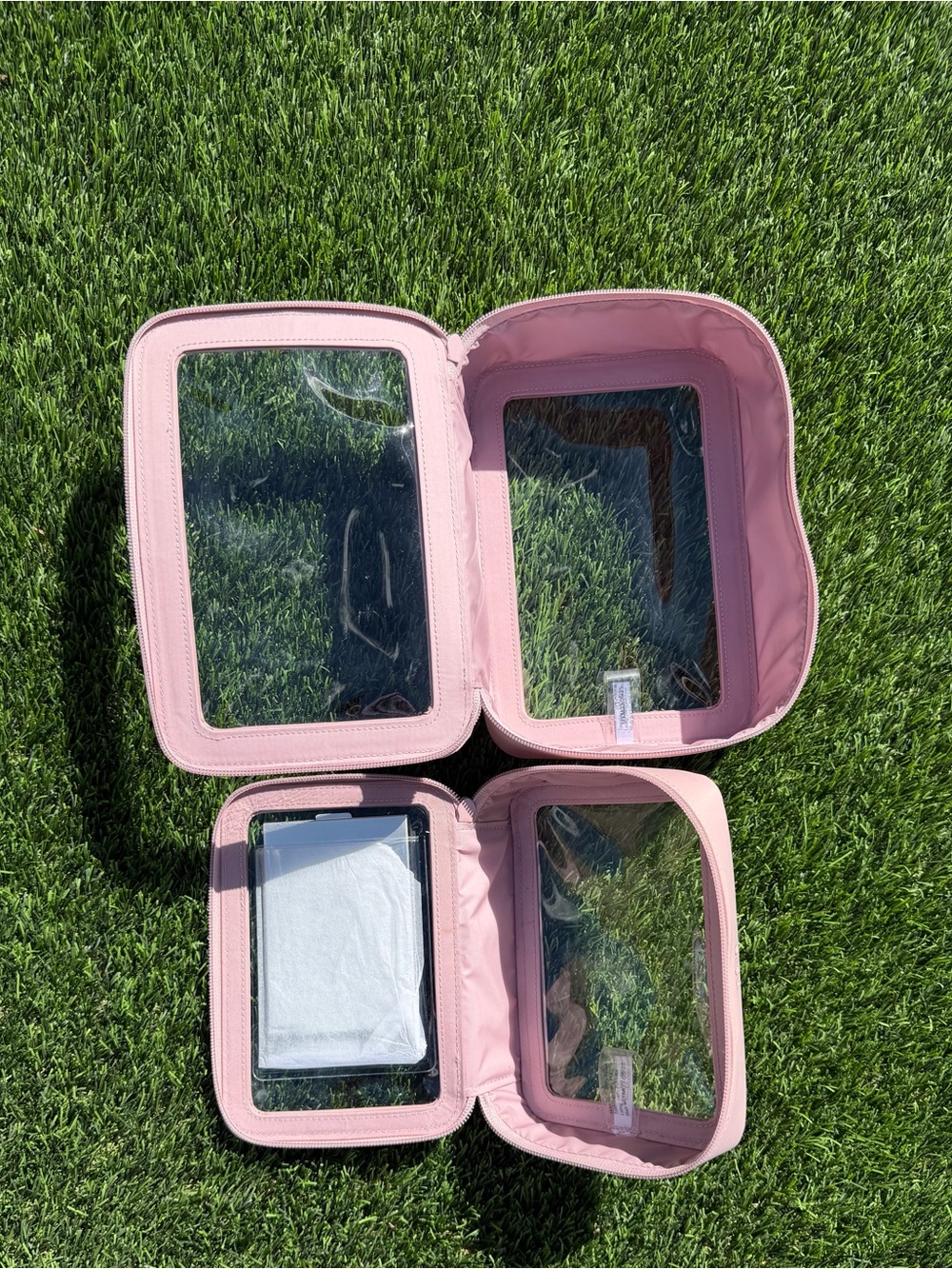BEIS in flight cosmetic set in atlas pink - Picture 3 of 7